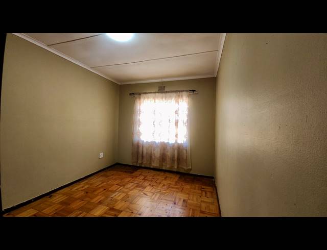 4 BEDROOM HOUSE RENTED IN THORNTON